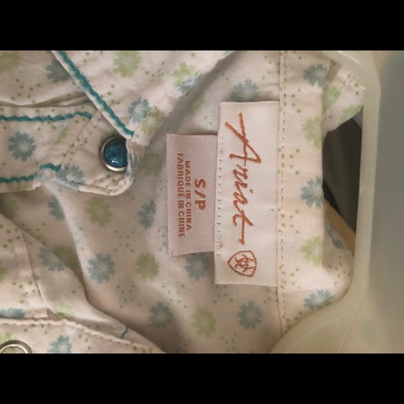 Ariat Floral Blouse - Picture 3 of 3